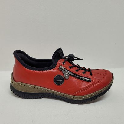 Basket plate rouge avec lacets + zip et patch Rieker