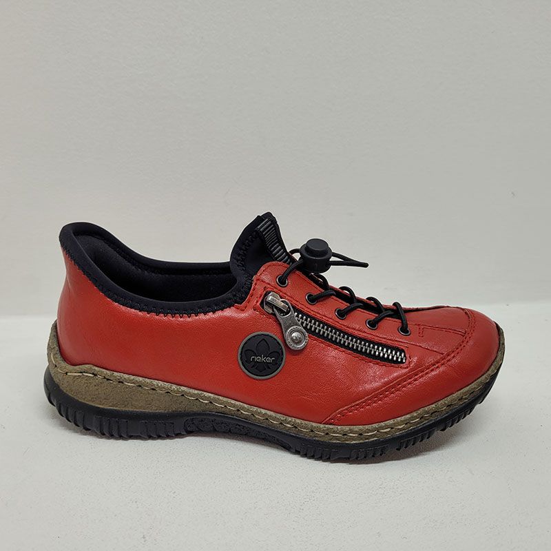 Basket plate rouge avec lacets + zip et patch Rieker