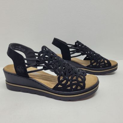 Nu-pied compensé noir perforé sur le dessus Rieker