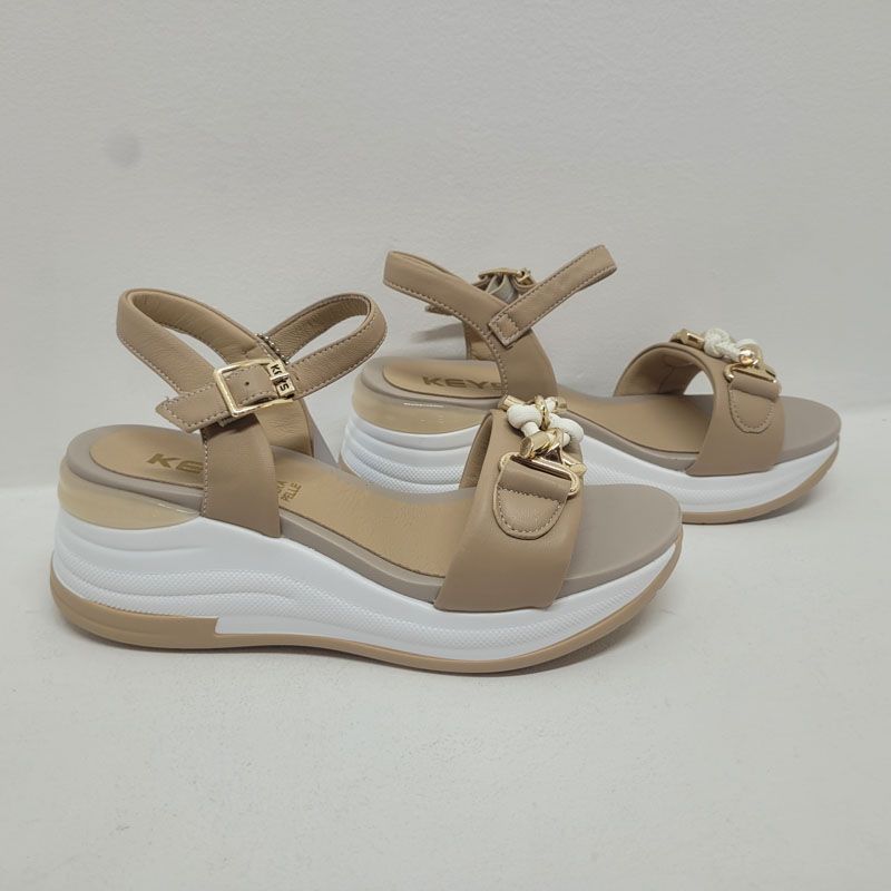 Nu-pied compensé beige avec chainette a l'avant Keys