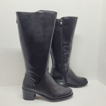 Botte cavalière noire avec talon Caprice