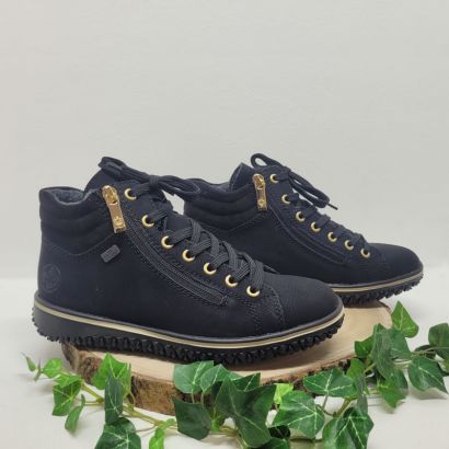 Bottine plate noire semelle noire avec liseret blanc zip et lacet Rieker