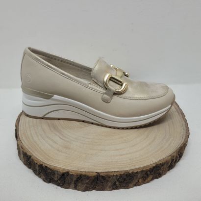 Mocassin beige boucle doré compensée semelle blanche Remonte 