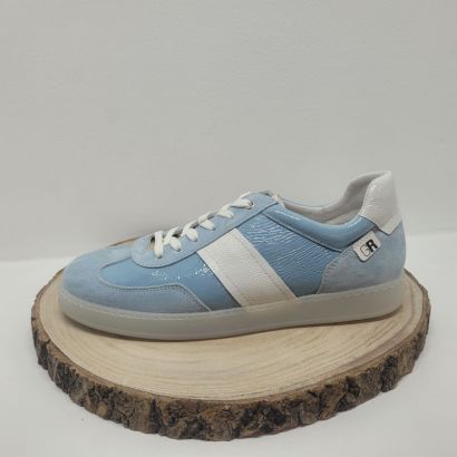 Basket plate bleu ciel et blanche avec bande sur le coté Geollamy