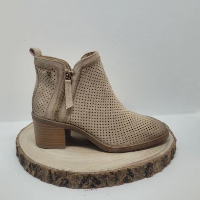 Bottine a talon beige avec un zip XTI