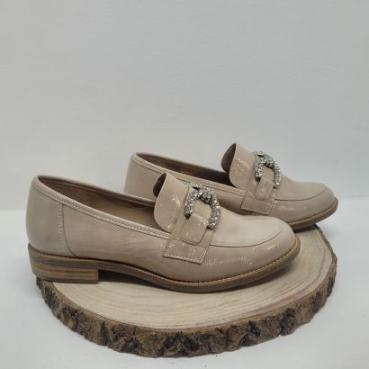 Mocassin beige avec boucle or Geollamy