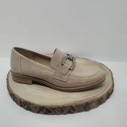 Mocassin beige avec boucle or Geollamy