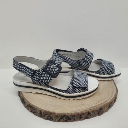 Nu-pied plat noir avec des motifs blanc et deux velcros Waldläufer