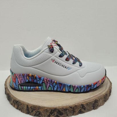 Basket blanche compensée semelle multicolore effet tag + lacet fantaisie Skechers