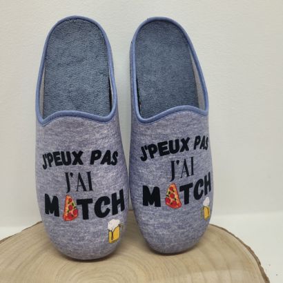 Mule bleu avec écriture : "j'peux pas j'ai match" Maison de l'espadrille