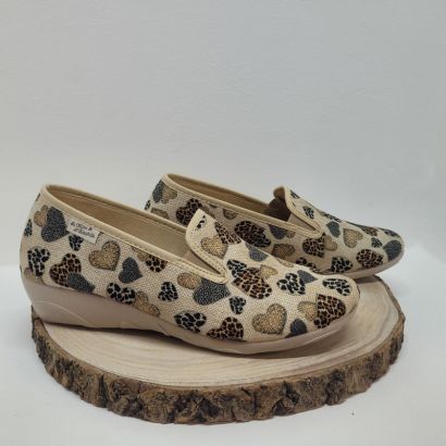Pantoufle 2 élastiques beige et noir avec coeurs Maison de l'espadrille