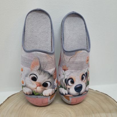 Mule grise avec motif chat et chien Maison de l'espadrille
