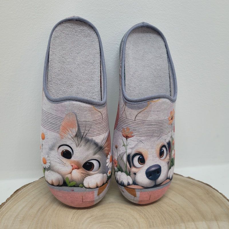Mule grise avec motif chat et chien Maison de l'espadrille