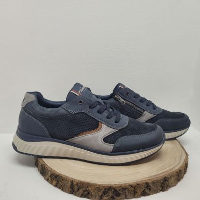 Basket plate bleu marine coté gris semelle blanche Rieker