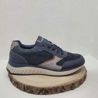 Basket plate bleu marine coté gris semelle blanche Rieker