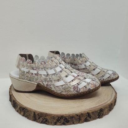 Nu-pied bout fermé imprimé fleuri beige Rieker