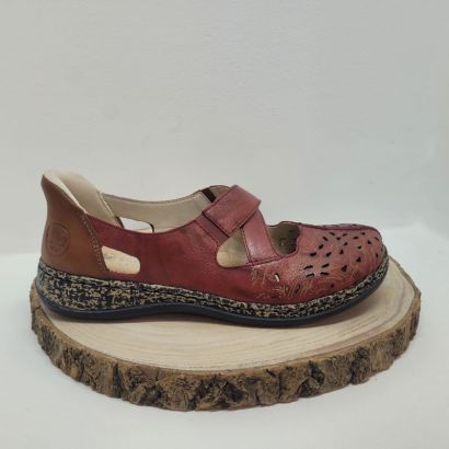 Ballerine avec brides croisées rouge avec un velcro Rieker