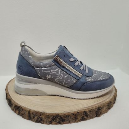 Basket compensée bleu avec imprimé argenté semelle blanche et grise Remonte