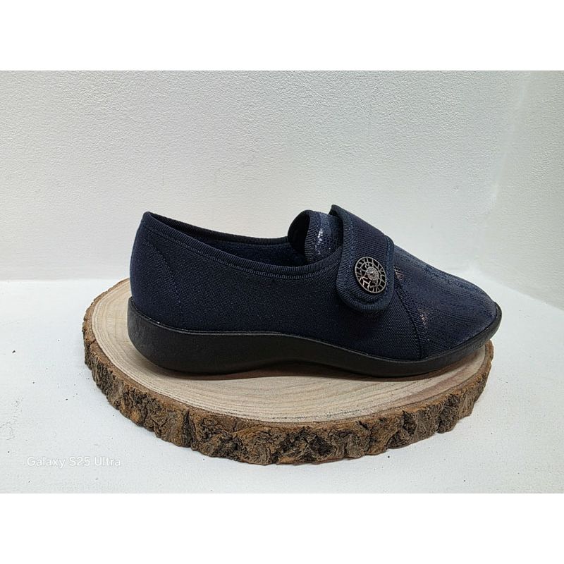 Pantoufle avec 1 velcro bleu marine Fargeot