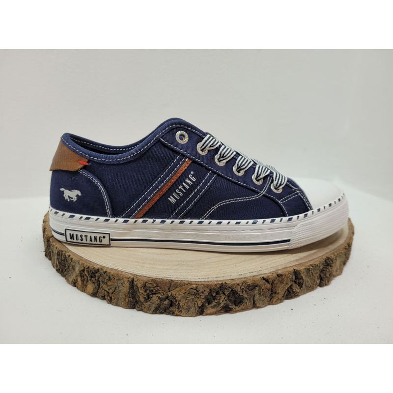 Basket plate bleu foncé lacet bleu et blanc Mustang 