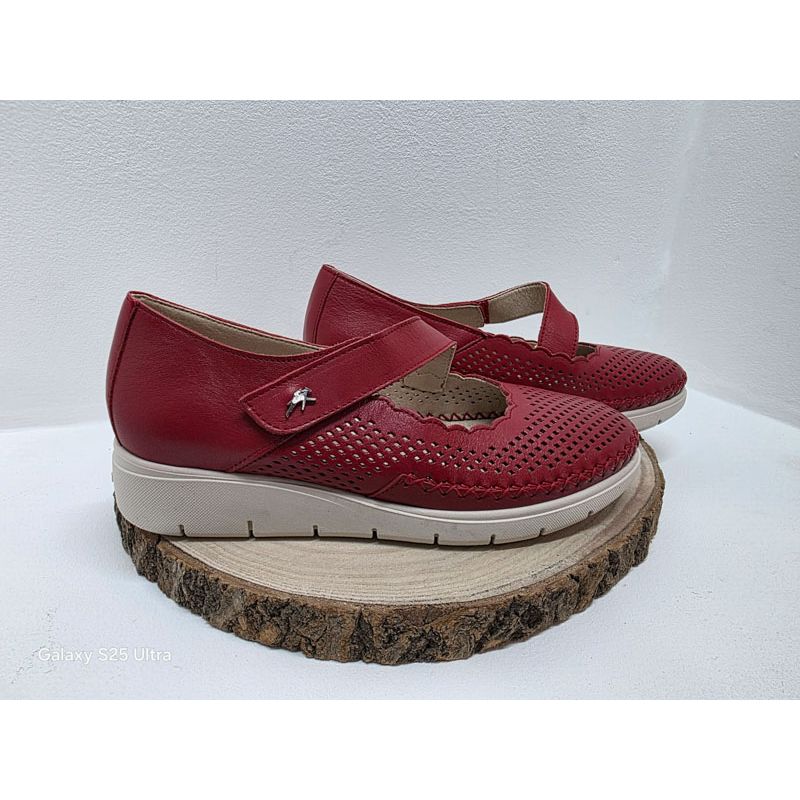 ballerine compensé rouge perforée avec un velcro Fluchos