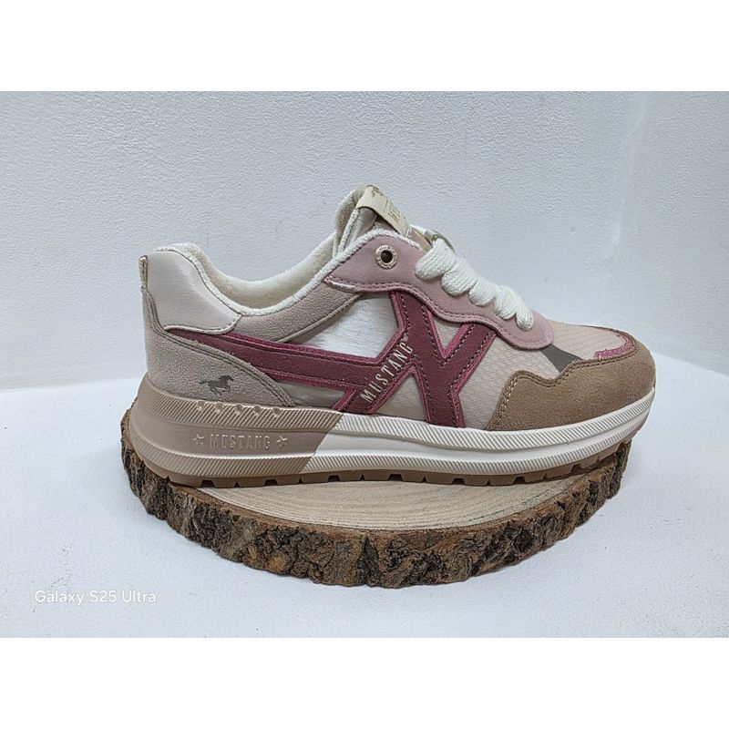 Basket plate beige et rose avec motif Mustang