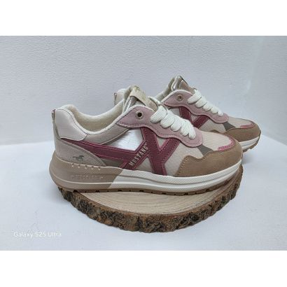 Basket plate beige et rose avec motif Mustang