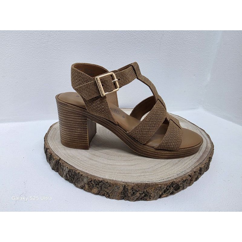 Nu-pieds a talon marron et une boucle Tamaris