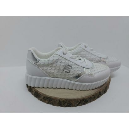 Basket plate semelle epaise blanche avec dentelle Bugatti