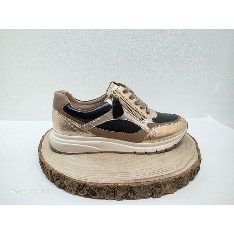 Basket plate avec un zip noir et dorée Caprice 