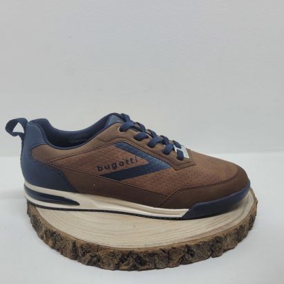 Basket cognac avec écriture bleu foncé Bugatti