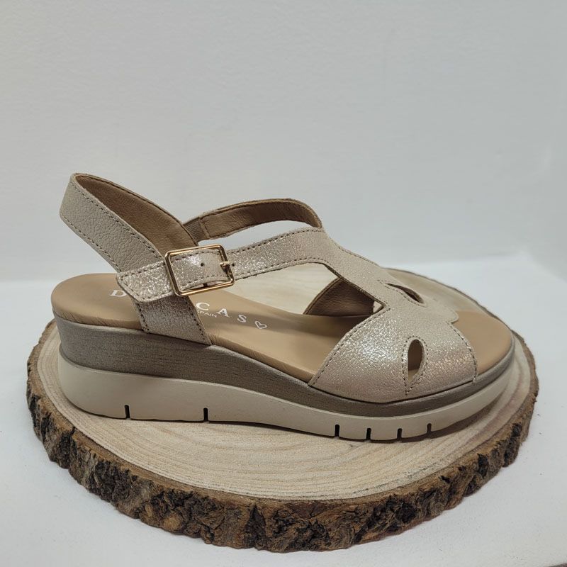 Nu-pieds beige compensé avec 4 paillettes et dentelle à l'avant Maison de l'espadrille