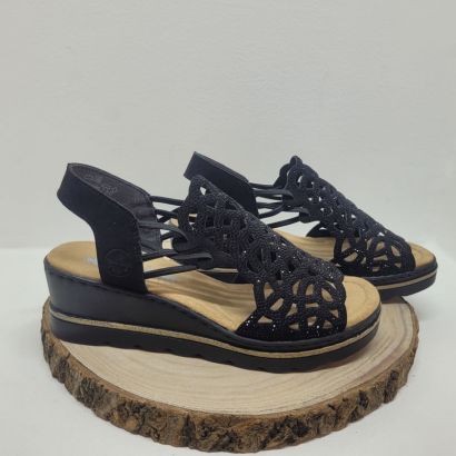 Nu-pied compensé noir perforé sur le dessus avec strassRieker