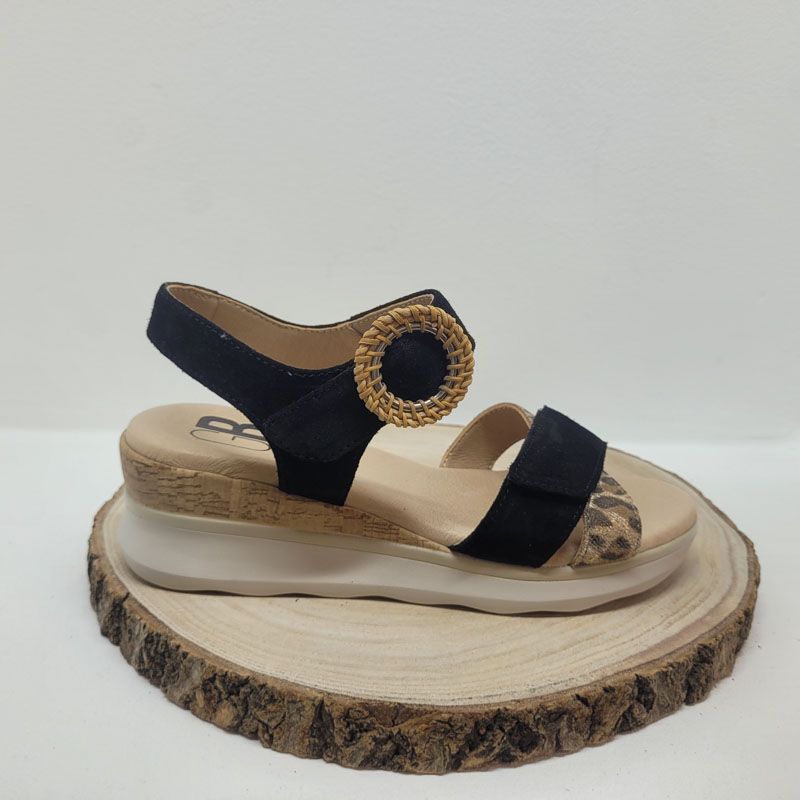 Nu-pieds à talon compensé noir avec motif léopard et un velcro Geollamy