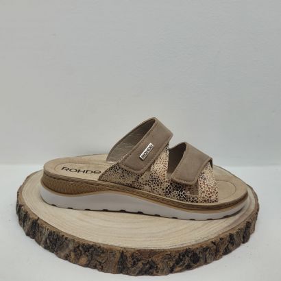 Nu-pieds beige avec deux velcros Rohde