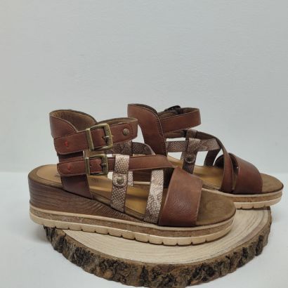 Nu-pieds compensé avec bandes brun Mustang