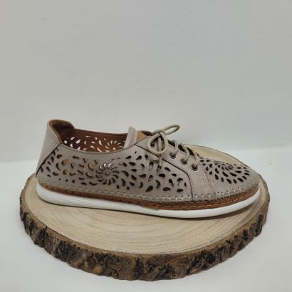 Basket plate beige perforés à lacetsArima 