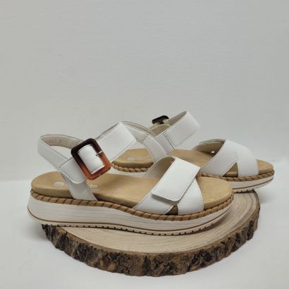 Nu - pied plat semelle blanche deux velcros croisésboucle carréeRemonte 