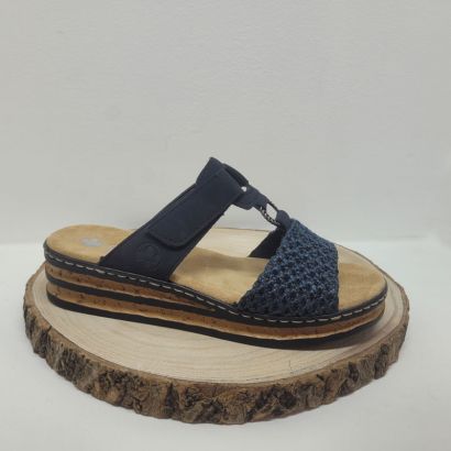 Mule bleu marine effet paille avec deux bandes et un anneau Rieker