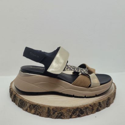 Nu-pieds compensé beige noir et leopard avec un velcro Jana
