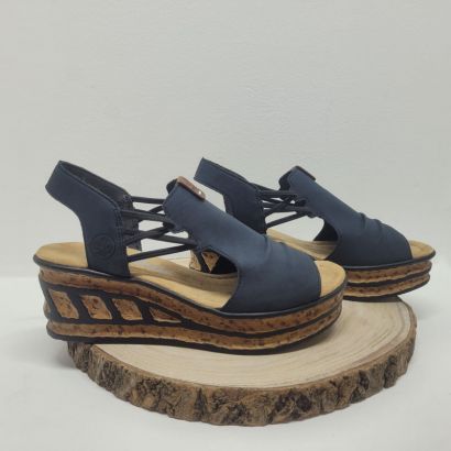 Nu-pied compensé bleu marine couvert sur le dessus Rieker