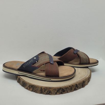 Sandale avec deux bandes marrons Mustang