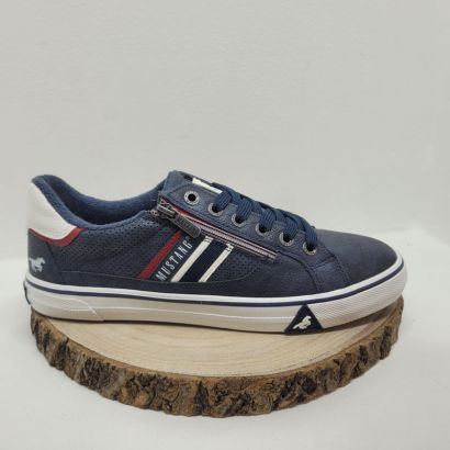 Basket plate bleu marine avec bandes colorées et talon marron Mustang