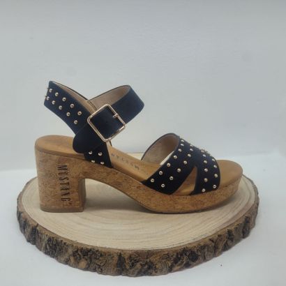 Nu-pieds a talon avec bandes et perles argenté Mustang