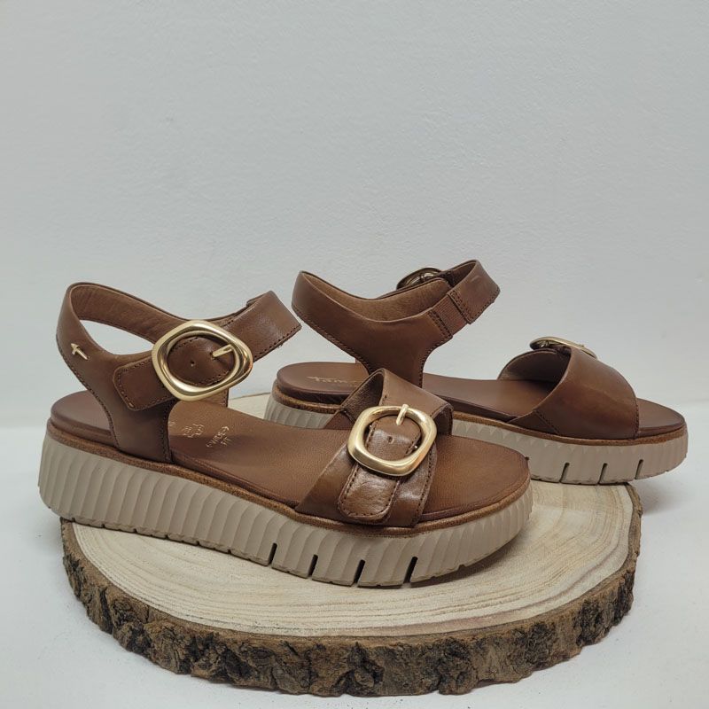 Nu-pieds plat camel avec deux boucles or Jana