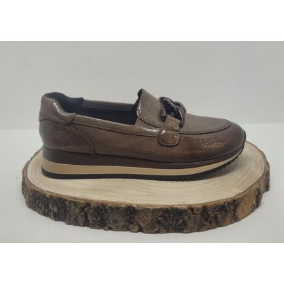 Mocassin plate taupe avec fantaisie chaine Jana 