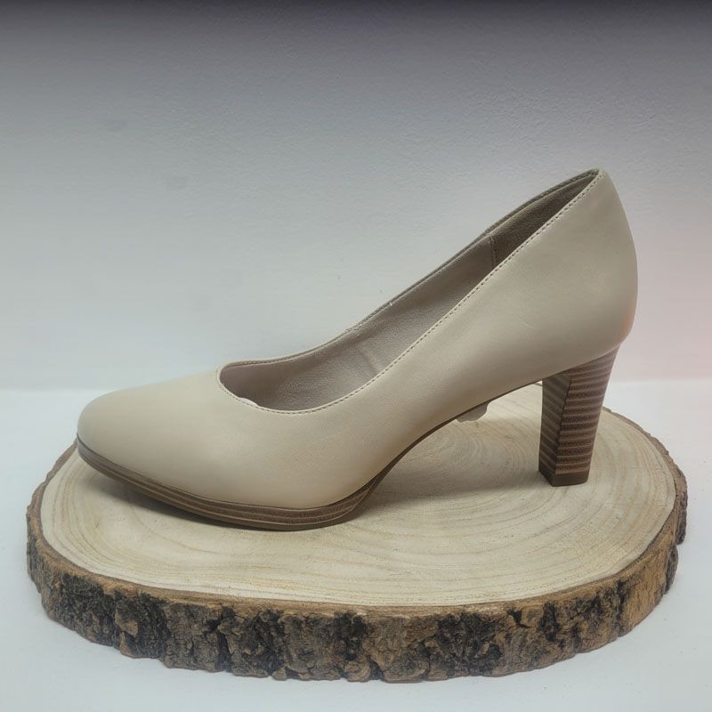Escarppin beige mat Tamaris