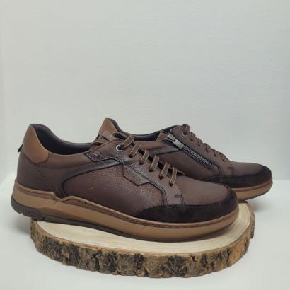 Basket marron à lacets avant foncé semelle beige Fluchos 