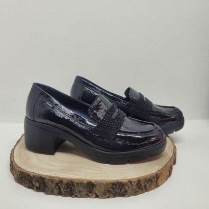 Mocassin noir vernis talon décroché Fluchos 