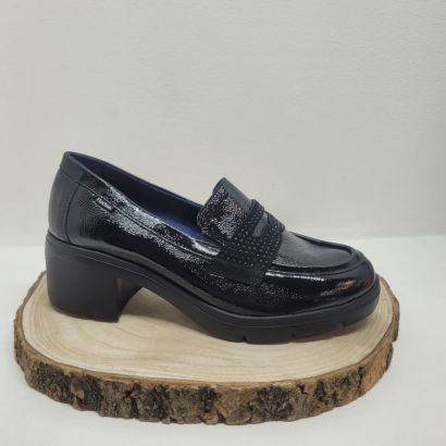 Mocassin noir vernis talon décroché Fluchos 